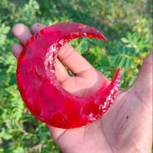Pièce décorative artisanale en cristal de verre rouge sculpté en forme de croissant de lune, 3,5-4 pouces, pour la décoration intérieure, la méditation et l'autel - Product Image 4