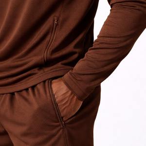 ชุดกีฬาผู้ชายสีล่าสุดปี 2026 ผ้าสเตรช เสื้อสำหรับฝึกซ้อมและกางเกงออกกำลังกาย ผู้ผลิต OEM ODM - Product Image 5