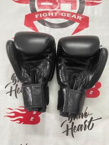 Guantes de Boxeo Fairtex ONE de Alta Calidad para Entrenamiento, Sparring y Fitness, Colores Personalizados Disponibles con Correa Segura para Adultos - Product Image 6