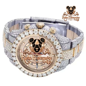 Montre pour homme sophistiquée à mouvement à quartz argenté, écologique, avec placement complexe des pierres, bracelet à maillons courbes et boîtier distinctif - Product Image 4