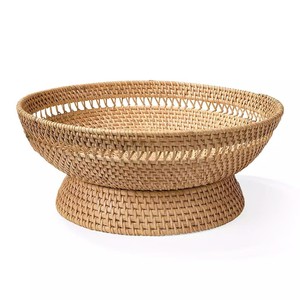 Frutero de ratán natural con pedestal, cesta de mimbre tejida a mano, base elevada, centro de mesa decorativo para cocina o mesa de comedor. - Product Image 4
