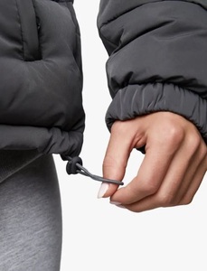 Chaqueta Acolchada con Capucha Gris para Mujer, Informal, Cortavientos, de Invierno, con Relleno de Poliéster, Cierre de Cremallera, Corte Regular - Product Image 5
