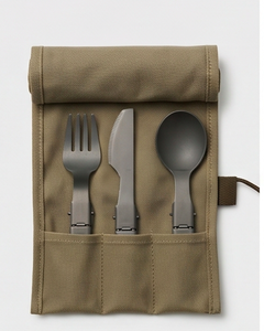 Ensemble de couverts portables en métal noir mat, fourchette, couteau, cuillère, design minimaliste pour le camping et les activités de plein air - Product Image 5