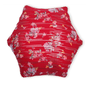 Funda de Cojín Moderna Color Carmesí de Seis Esquinas, Ideal para Sofá, Dormitorio, Sala de Estar o Asientos de Piso, Disponible para la Venta - Product Image 3