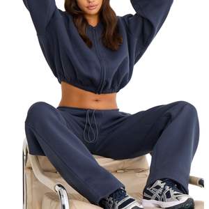 ชุดวอร์มผู้หญิงไซส์ใหญ่แบบสั่งทำพิเศษ เสื้อครอปท็อปสีพื้น ชุดเซ็ตสองชิ้น ขนาดสั่งทำได้ MOQ ต่ำ สำหรับฤดูหนาว - Product Image 2