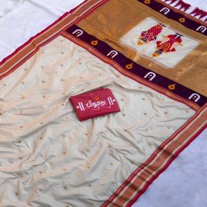 Sari Paithani en soie douce VASTRA COTTAGE avec motifs Tilak intégrés, pallu riche et bordure Paithani traditionnelle - Product Image 1