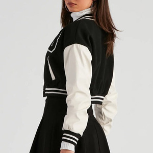 Chaqueta Universitaria Corta de Invierno Personalizada para Mujer, Chaqueta Varsity de Lana Acolchada con Bordado Chenille, Elegante y Transpirable - Product Image 3