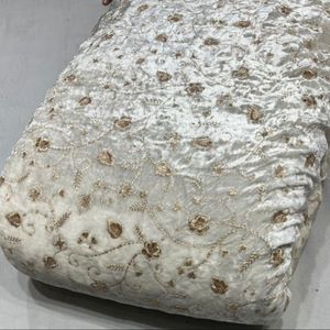Housse de coussin en velours brodé avec motif floral pour la décoration de la maison, tissu en polyester de poids moyen - Product Image 3