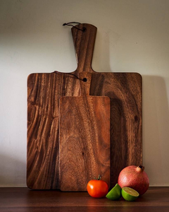 Planche à découper en bois naturel fabriquée en Inde avec rainures pour le jus, durable, écologique, passe au lave-vaisselle, pour la viande, le fromage et les légumes - Product Image 1