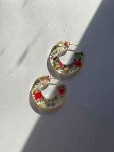 Handmade Epoxy <b>Resin</b> Hoop Earrings With Floral Embedding Round Shape Lightweight Jewelry Crafted With <b>Resin</b> <b>Crafts</b> - Product Image 1