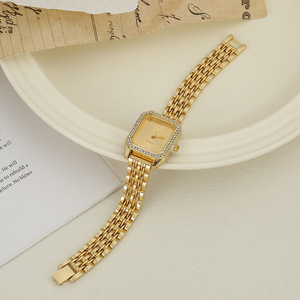 Reloj de cuarzo Fashion Square de 23 mm para hombre, correa de aleación, estilo retro, con esfera de cristal y puntero, reloj de moda para hombre. - Product Image 2