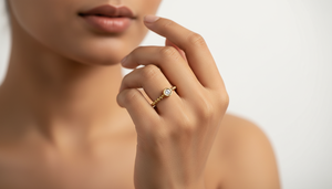 Bague à bande perlée en or 10 carats, design personnalisé fait main, diamant solitaire VVS1 cultivé en laboratoire, fabricant de bijoux délicats - Product Image 3