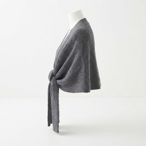 Châle de luxe tricoté chaud d'hiver, doux effet cachemire, écharpe-couverture oversize, poncho à franges et pompons pour femme, vente en gros - Product Image 6