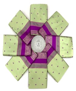 Sari de Seda Verde Claro con Borde Morado, Vestido de Boda Tradicional Indio, Estilo Banarasi, Largo hasta el Suelo, para Mujer - Product Image 3