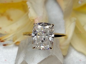 Anillo de compromiso de moissanita con corte cojín, anillo de compromiso con halo oculto, solitario de corte cojín, anillo de oro macizo con corte cojín, anillo de propuesta. - Product Image 5