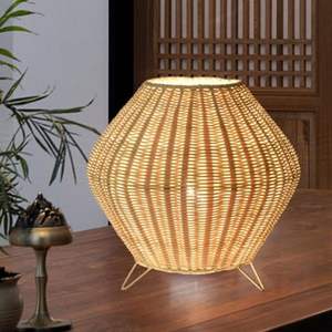 Lámpara de Mesa de Ratán, Diseñada como Iluminación Decorativa con Materiales de Ratán Natural para Espacios Interiores - Product Image 4