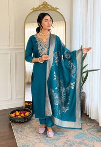 Conjunto de Kurta y Pantalón de Algodón Premium para Mujer con Dupatta de Jacquard |   Ropa Étnica India Completamente Cosida - Product Image 4