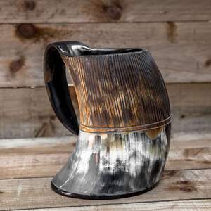 Taza de Cuerno de Búfalo Tallada a Mano y Pulida - Duradera, Imitación Antigua, Artículo de Colección Artístico - Product Image 3