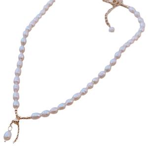 Collar de Alta Gama con Colgante de Flor de Lirio de los Valles con Perla Natural de Agua Dulce, Cadena de Clavícula de Lujo Ligero - Product Image 5