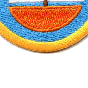 Badges brodés à la machine de haute qualité disponibles en gros – Nouveaux badges brodés à la machine en tissu sergé, personnalisables et tendance - Product Image 2