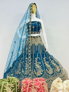 New Girlies Bridal Lehenga Choli con trabajo pesado completo, Jarkan Stone Dupatta y blusa | 10 diseños Premium en tela de red - Product Image 2