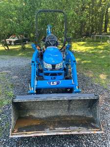 Mini tracteur 23HP 4WD LS à prix avantageux avec moteur EPA, chargeur frontal polyvalent, pelle arrière et tondeuse pour ferme et jardin, moteur 22HP C - Product Image 2