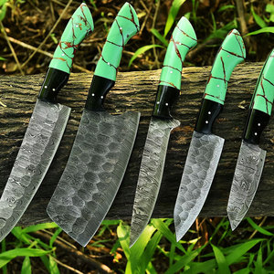 Ensemble de couteaux de chef en acier Damas avec étui en cuir, collection de couteaux de cuisine de haute qualité pour les passionnés de cuisine et la préparation culinaire - Product Image 4