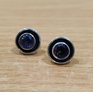 ต่างหูเงินแท้ 925 ประดับมิสติกโทแพซ (2.2 กรัม) ทรงกลม สวมใส่สบาย เหมาะสำหรับใช้ในชีวิตประจำวัน - Product Image 2