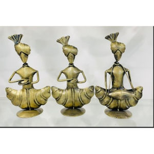 Poupées Musiciennes en Métal Artisanales - Design Art Déco, Articulées et Multifonctionnelles pour les Célébrations de Diwali, de Mariage et de Pâques, pour les Enfants de 8 à 12 Ans - Product Image 1