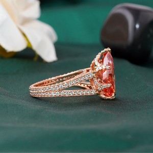 Anillo de Diamante Solitario en Forma de Pera Rojo Intenso de 6.01 CT, Cultivado en Laboratorio, Chapado en Oro Rosa de 14K con Oro Amarillo y Blanco, Regalo para Cualquier Ocasión - Product Image 2