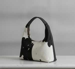 Sac hobo unisexe en cuir véritable à imprimé vache, poignée souple, fermeture éclair, style minimaliste, grande capacité, bandoulière arquée - Product Image 4