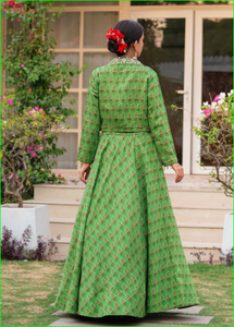 Conjunto de Chaqueta y Lehenga Verde Tota Fusion - Product Image 5