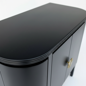 Moderno Gabinete de Almacenamiento Ecológico Resistente al Agua de Roble Macizo con Laterales Curvos y Consola Redondeada, Aparador Compacto en Negro - Product Image 5