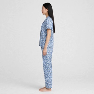 Set Pigiama da Donna con Motivi Eleganti, Comoda Cintura in Vita, Top a Maniche Lunghe e Pantaloni Abbinati, Design Personalizzato, Servizio OEM - Product Image 5