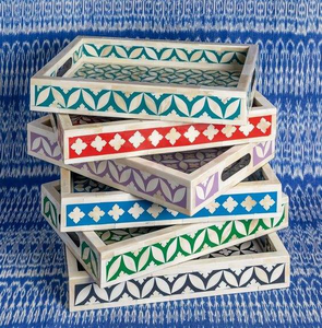 Bandejas con Incrustaciones de Hueso y Resina, Bandejas de Servicio Hechas a Mano con Incrustaciones de Resina, Bandejas Decorativas con Incrustaciones de Hueso y Resina - Product Image 1