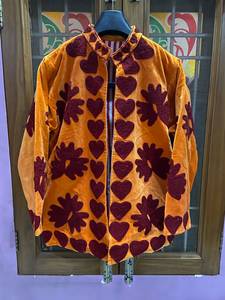 Blouson en velours orange pour femme avec applique florale en forme de cœur bordeaux, col mandarin, manches longues, vêtement d'extérieur d'automne B2B - Product Image 4