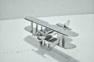 Raboteuse manuelle en métal de qualité supérieure avec lame de coupe tranchante pour le rabotage, le lissage et le nivellement des surfaces, disponible à la vente - Product Image 2