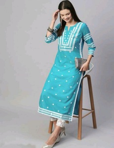 Kurtis brodés bleu ciel pour femmes, robe indienne pakistanaise, col en V, manches longues, coupe régulière, coton, pour tous les jours et occasions décontractées - Product Image 1
