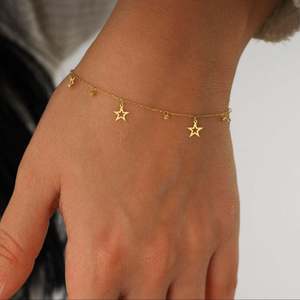 สร้อยข้อมือแฟชั่นชุบทองประดับดาวห้อยเงินฮอลล์มาร์คสำหรับผู้หญิง - Product Image 1