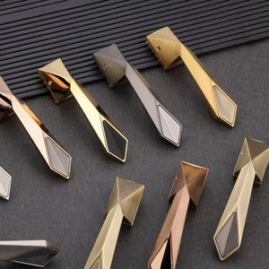 Manijas modernas de estilo simple para puertas y ventanas, disponibles en acabados dorado, oro rosa, blanco y gris para renovación del hogar. - Product Image 3