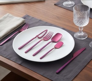 Modernes Metallbesteck-Set mit lila Farbverlauf, spülmaschinenfest, Partybesteck und Hochzeits-Tischbesteck. - Product Image 4