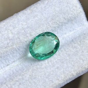 Émeraude naturelle zambienne de qualité supérieure 2,50 CTS AAA vert vif pour la fabrication de bijoux, pierre précieuse faite à la main, produit en vrac personnalisé - Product Image 3