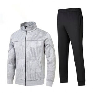 Conjunto Deportivo Personalizado al por Mayor para Hombre: Sudadera con Capucha de Algodón y Poliéster de Alto Gramaje con Cremallera Completa y Pantalones Deportivos - Product Image 3