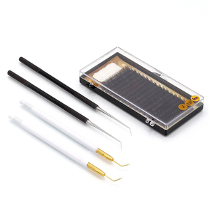 Séparateur de cils en acier inoxydable Premium KAAMIR INSTRUMENTS avec poignée antidérapante, pour usage en salon, lifting des sourcils, végétalien, durable, personnalisable - Product Image 1