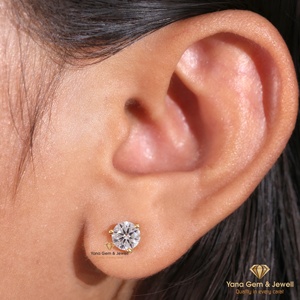Boucles d'oreilles solitaires rondes à éclat premium, couleur D, clarté VVS2, diamant cultivé en laboratoire CVD, 2 TCW, or massif 14 carats, certifié IGI - Product Image 3