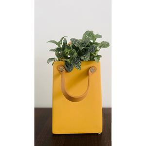 Maceta Decorativa de Resina RPT2 con Diseño Único - Product Image 1