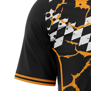 Camiseta de Fútbol Sublimada Personalizada para Hombre, Diseño a Cuadros Negro y Naranja, Cuello Redondo, Manga Corta, Absorbe la Humedad, Corte Regular - Product Image 5