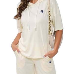 Ensemble short et sweat à capuche en dentelle unie, doux pour le port, confort quotidien, couleur personnalisée, tendance, décontracté pour femmes, deux pièces, 100% coton molletonné - Product Image 1