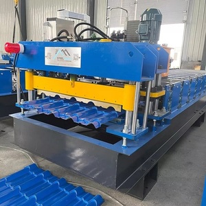 Machine de formage de tôles de toiture Q en tuiles émaillées 800 haute performance, populaire au Cameroun, avec composants essentiels : moteur à engrenages, pompe et roulement - Product Image 1