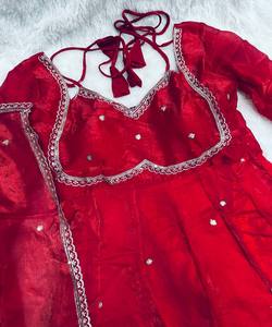 ชุดคุर्ติงานปักไหม FENDY ดีไซน์หรูหรา ประดับด้วยเลื่อม เหมาะสำหรับงานเทศกาล ราคาขายส่ง เสื้อผ้าชาติพันธุ์ ผ้าฝ้าย RANI แห้งเร็ว สำหรับผู้หญิง - Product Image 2